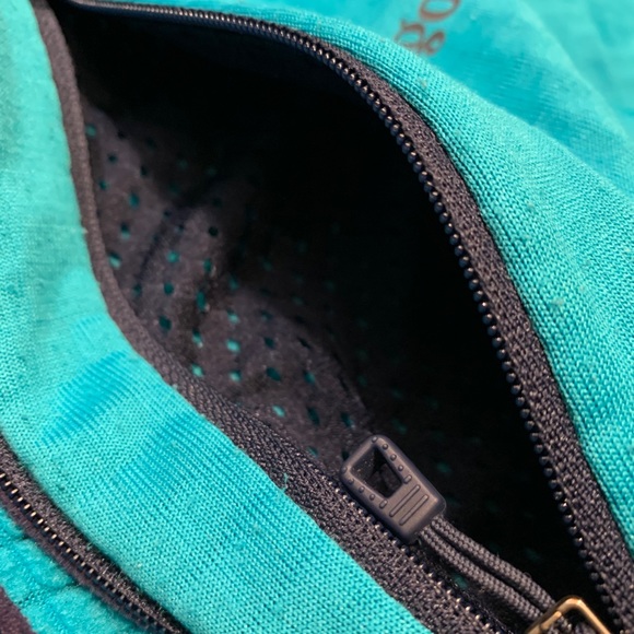 Patagonia R1 Quarter zip - Women’s small in teal - Picture 7 of 16